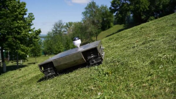 Гусеничный робот UMKA_гусеничная платформа_гусеничный мини трактор_образовательный робот конструктор_ 10