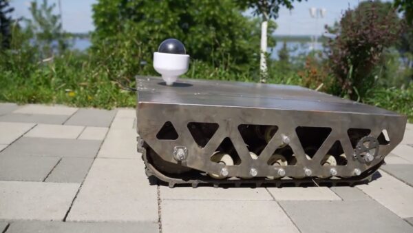 Робот патрульный_робот телеинспекуции_сервисный робот_гусеничный робот_2